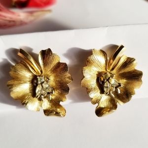 Vintage Crown Trifari earrings bug leaf clip on gold tone clear Crystals